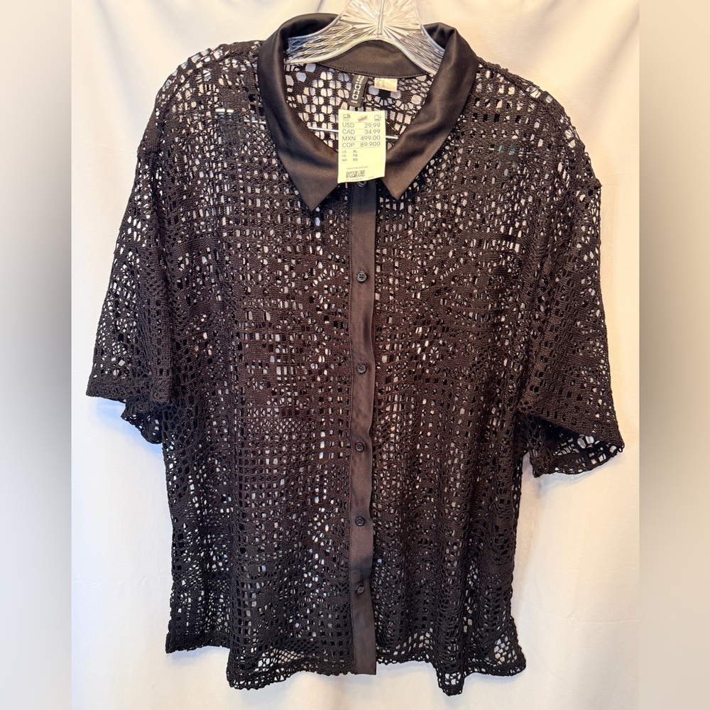 NWT H&M Divided Women’s Size XL Crochet Knit Button Up Shirt Black Satin Collar